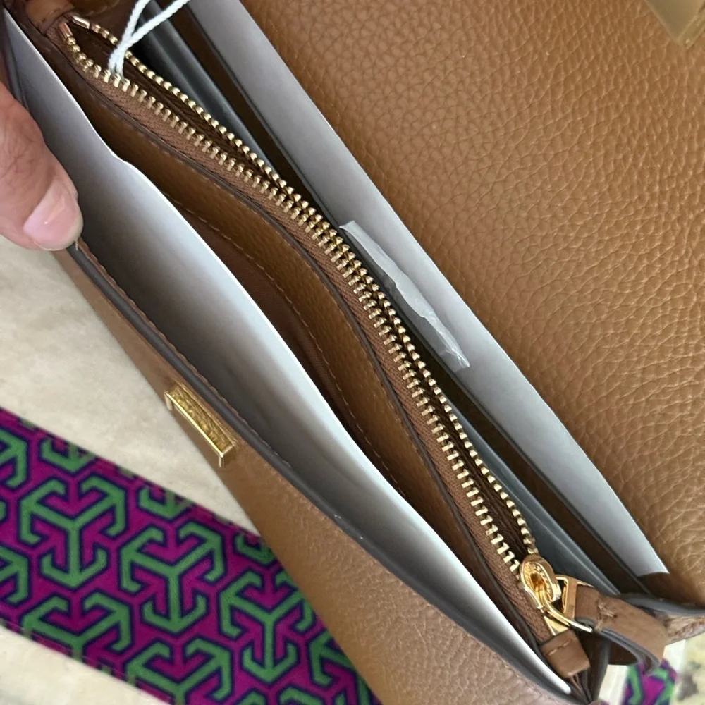 💕Tory Burch Women's Britten Chain Wallet W. Wristlet in moose